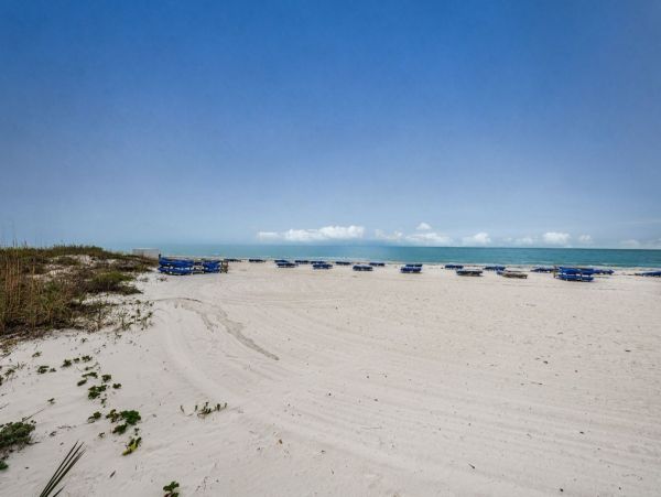 Indian Shores Beachfront Condo Views of the Gulf of Mexico
