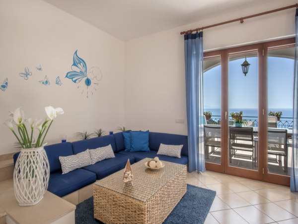 Luxury Pool Villa Modern Style & Comfort
