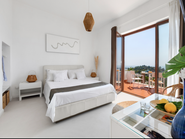 Luxury Pool Villa Modern Style & Comfort