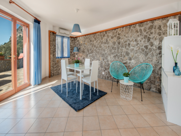 Luxury Pool Villa Modern Style & Comfort
