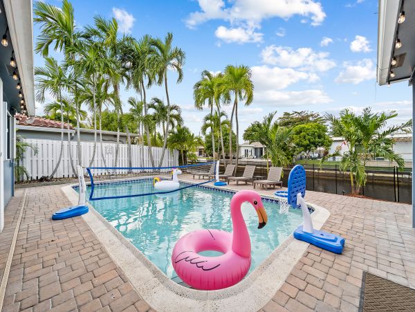 Beautiful 5BR Vacation Home with Pool, Fire pit & Waterviews