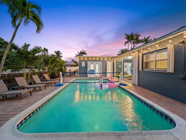 Beautiful 5BR Vacation Home with Pool, Fire pit & Waterviews