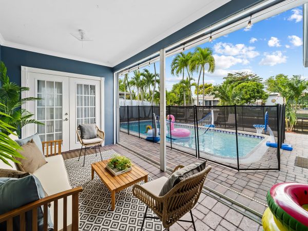 Beautiful 5BR Vacation Home with Pool, Fire pit & Waterviews
