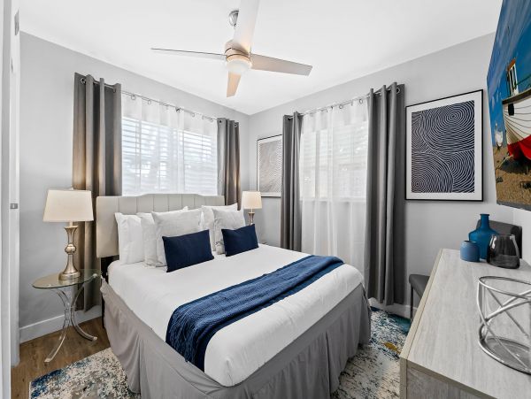 Beautiful 5BR Vacation Home with Pool, Fire pit & Waterviews