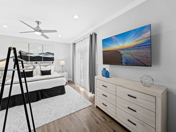 Beautiful 5BR Vacation Home with Pool, Fire pit & Waterviews