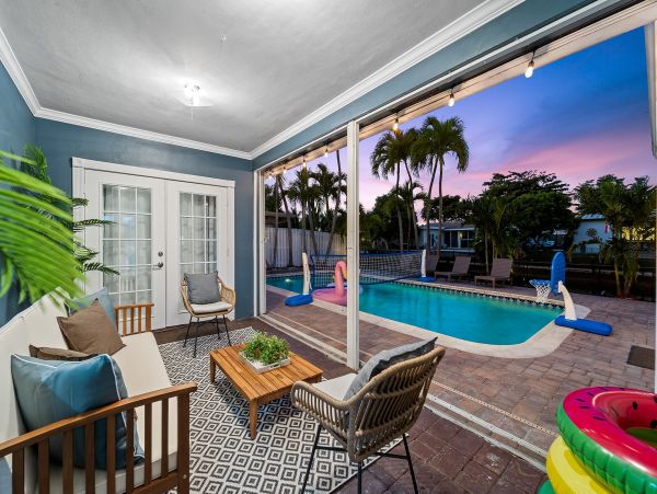 Beautiful 5BR Vacation Home with Pool, Fire pit & Waterviews