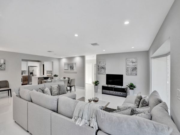 Hollywood Vacation Four Bedroom