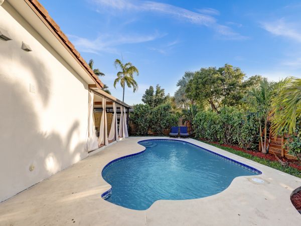 Hollywood Vacation Four Bedroom