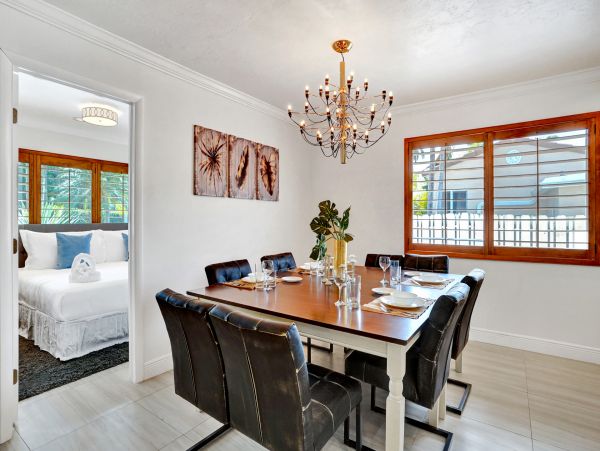 Beautiful Hollywood Beach 5 Bedroom Pool Home