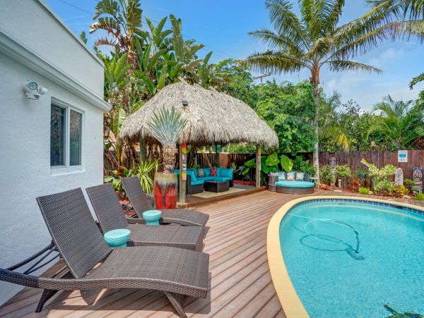 Beautiful Hollywood Beach 5 Bedroom Pool Home