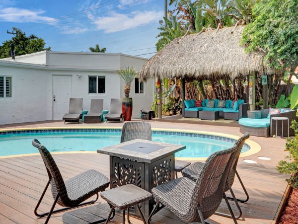 Beautiful Hollywood Beach 5 Bedroom Pool Home