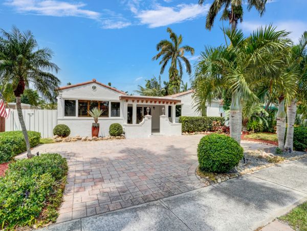 Beautiful Hollywood Beach 5 Bedroom Pool Home