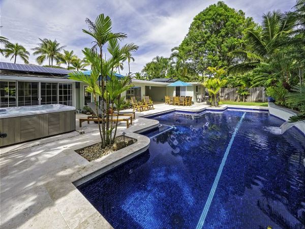 Fabulous Private Residence with Pool/Spa and Great Location