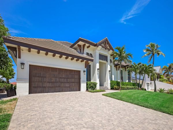 Gorgeous Canal-Front Vacation Home in Marco Island with Pool