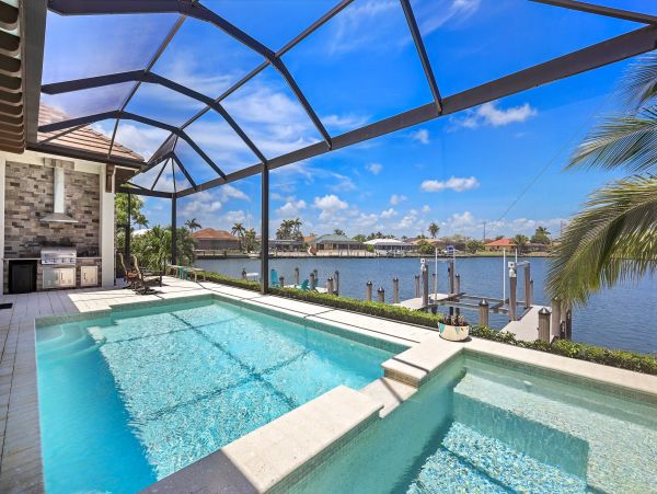 Gorgeous Canal-Front Vacation Home in Marco Island with Pool