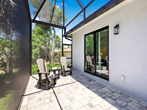 Walk to Beach Marco Island Vacation Home Five Bedroom
