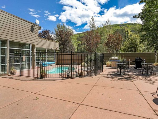 Vail Vacation Condo Two Bedroom Mountain Views