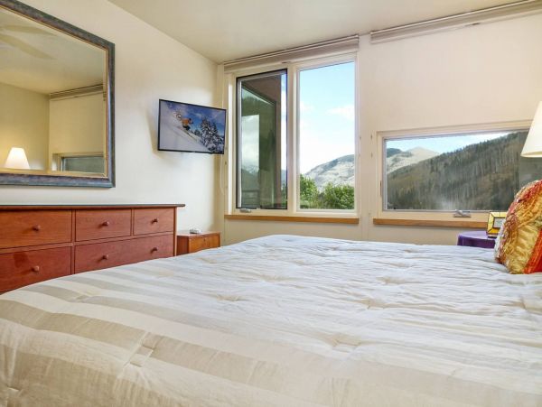 Vail Vacation Condo Two Bedroom Mountain Views