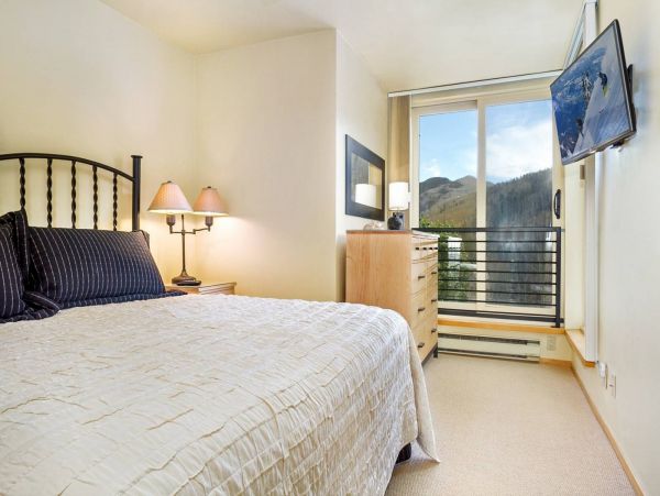 Vail Vacation Condo Two Bedroom Mountain Views