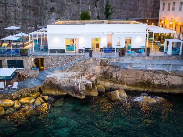 Oceanfront Sorrento Vacation Home Four Bedroom