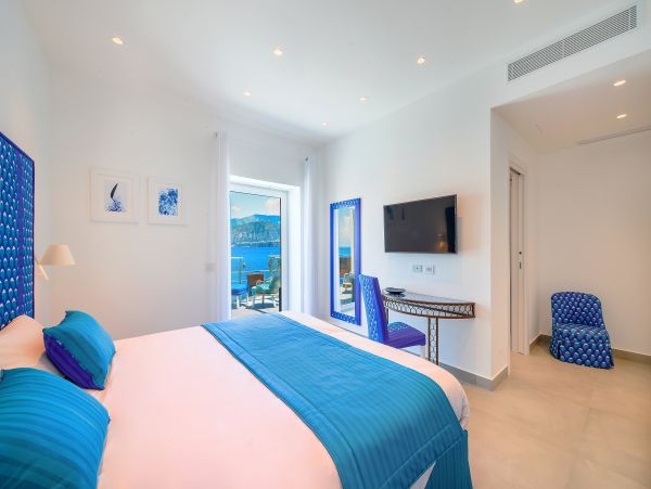 Oceanfront Sorrento Vacation Home Four Bedroom
