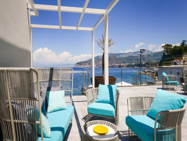 Oceanfront Sorrento Vacation Home Four Bedroom