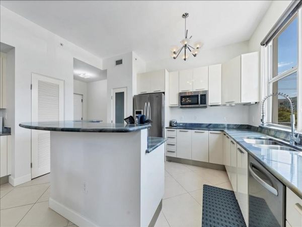 Lido Key Condo 1057869