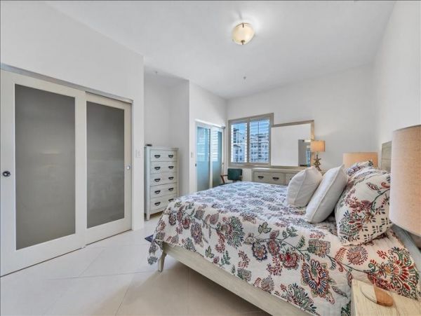 Lido Key Condo 1057869