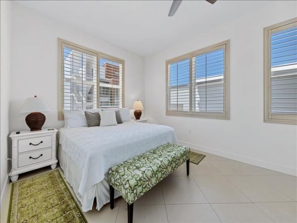 Lido Key Condo 1057869