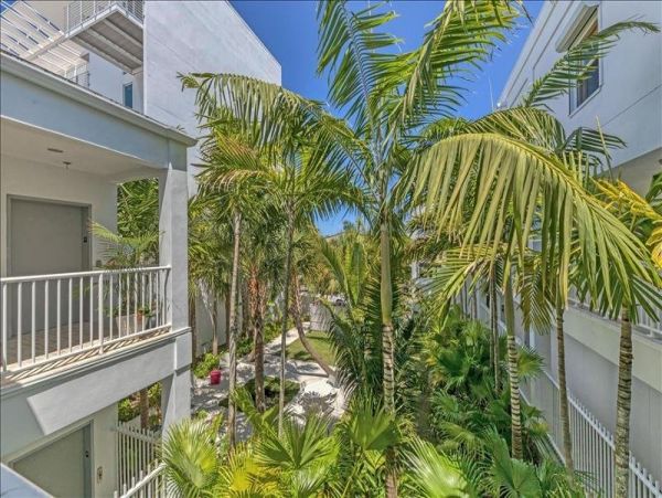 Lido Key Condo 1057869