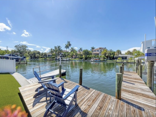 Lido Key Pool Vacation Home with 3 Bedrooms