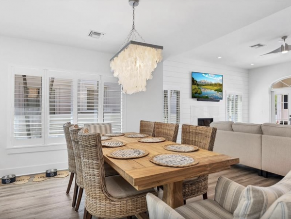 Lido Key Pool Vacation Home with 3 Bedrooms