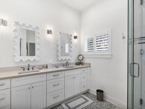 Lido Key Pool Vacation Home with 3 Bedrooms