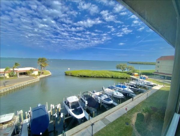 Longboat Key 2 Bedroom Bayside Condo