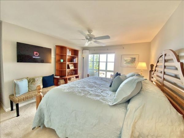 Longboat Key 2 Bedroom Bayside Condo