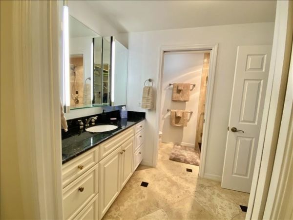 Longboat Key 2 Bedroom Bayside Condo