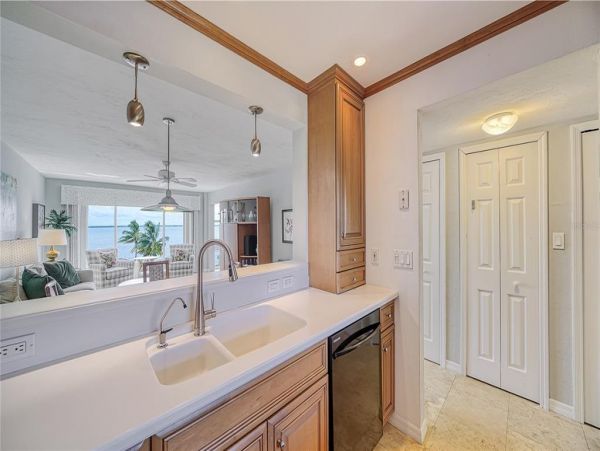 Longboat Key 2 Bedroom Bayside Condo