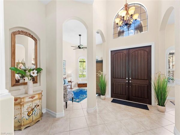 New Arrival Naples Four Bedroom Vacation Home- Pool Spacious Upscale Decor