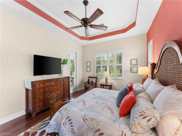 New Arrival Naples Four Bedroom Vacation Home- Pool Spacious Upscale Decor