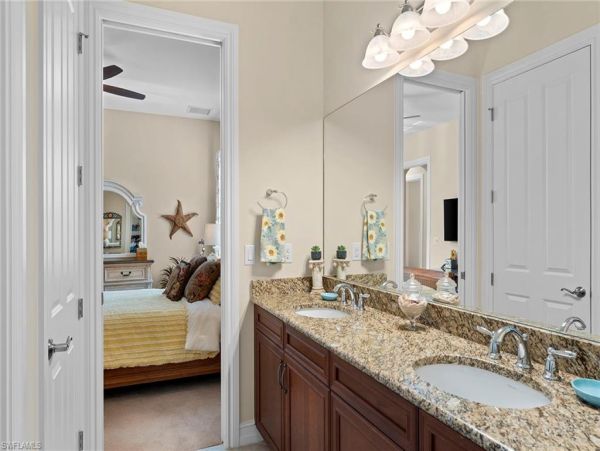 New Arrival Naples Four Bedroom Vacation Home- Pool Spacious Upscale Decor