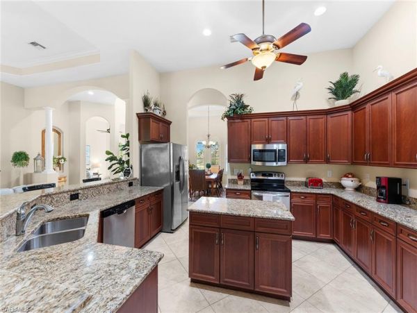 New Arrival Naples Four Bedroom Vacation Home- Pool Spacious Upscale Decor