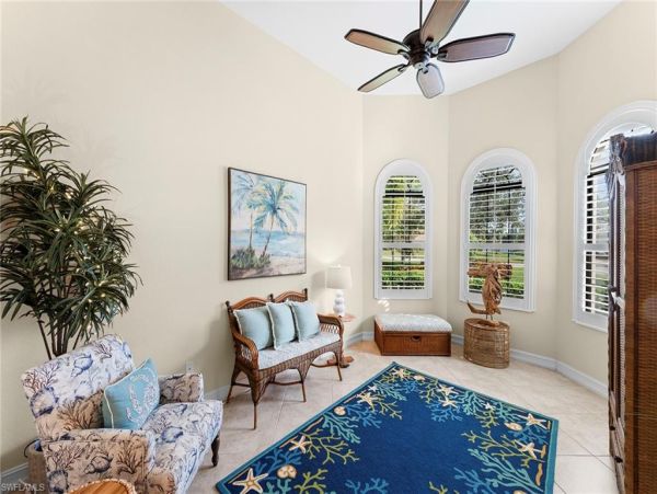 New Arrival Naples Four Bedroom Vacation Home- Pool Spacious Upscale Decor