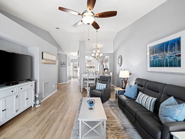 Lovely 2 Bedroom Vacation Home in Naples