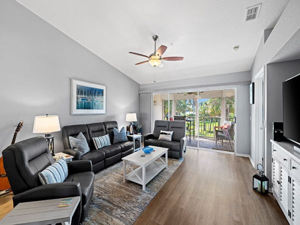 Lovely 2 Bedroom Vacation Home in Naples