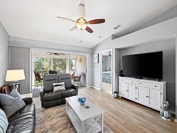 Lovely 2 Bedroom Vacation Home in Naples