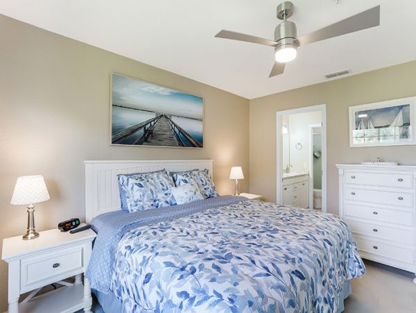 Lovely 2 Bedroom Vacation Home in Naples