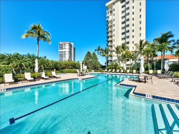 Naples 3 Bedroom Vacation Condo Full Ocean Views