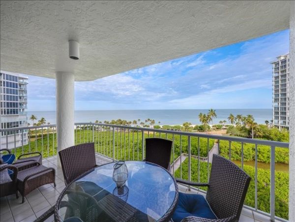 Naples 3 Bedroom Vacation Condo Full Ocean Views