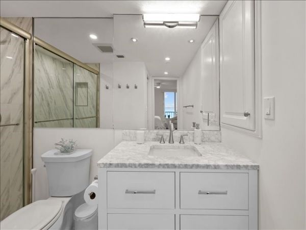 Naples 3 Bedroom Vacation Condo Full Ocean Views