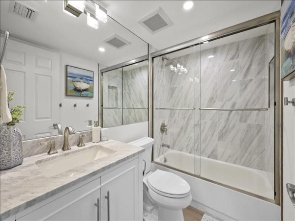 Naples 3 Bedroom Vacation Condo Full Ocean Views